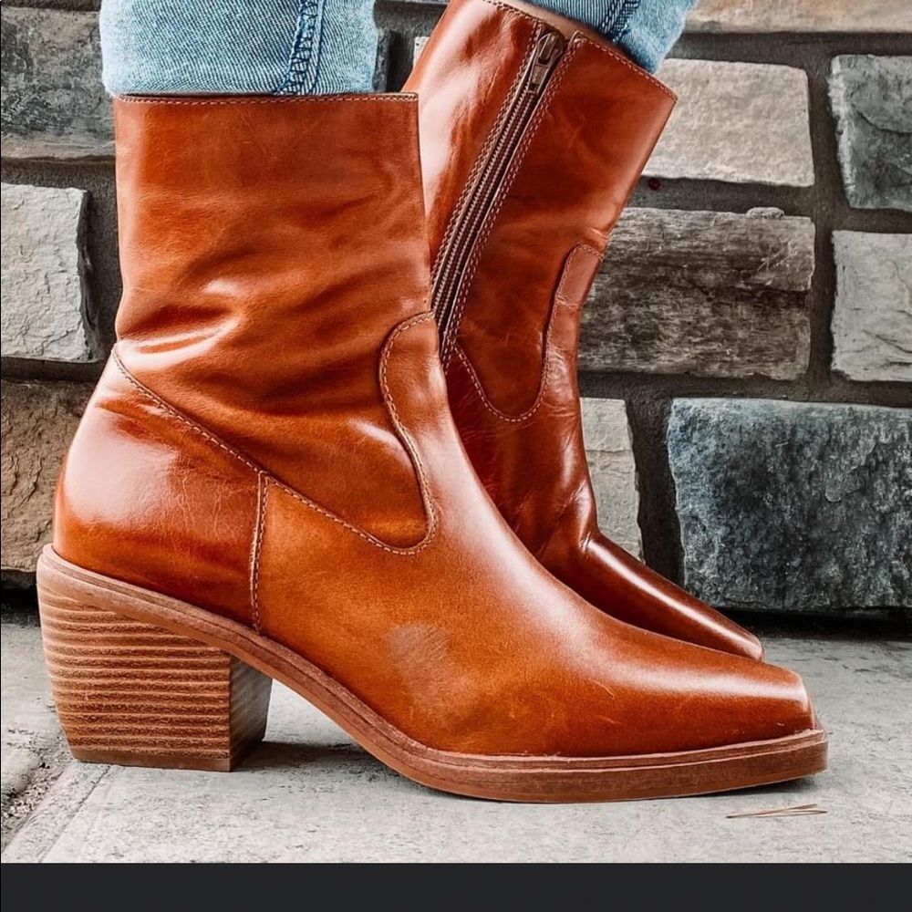 NWT Matisse Leather Boots, size 10